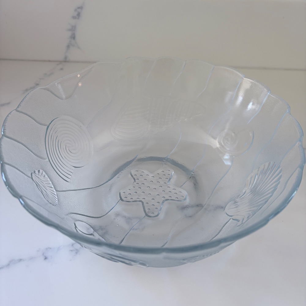 VNTG KIM Frosted Glass Seashell Serving Bowl Coastal Scalloped Rim 8.5 Inch